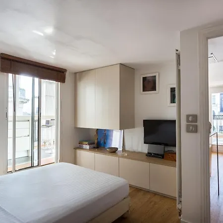 Boulevard De Bonne Nouvelle Iii By Onefinestay